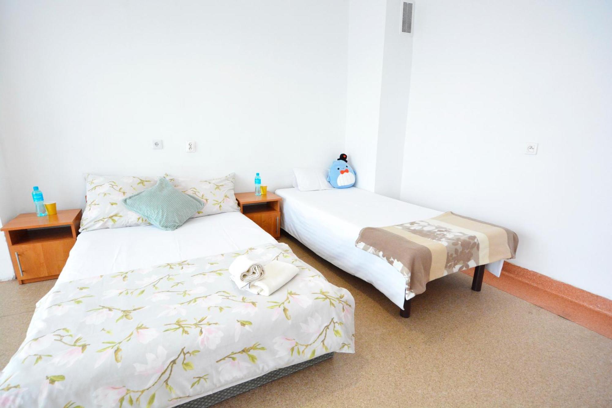 Twoj Hostel Бытом Экстерьер фото
