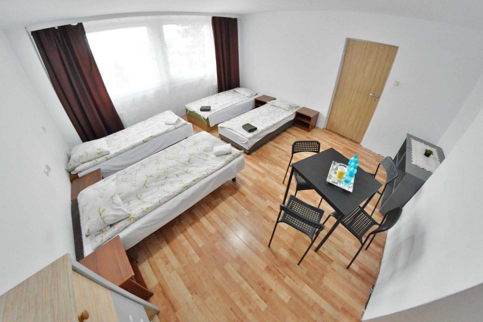 Twoj Hostel Бытом Экстерьер фото